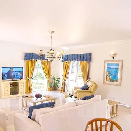 With 7 Bedrooms In With Private Pool Enclosed Garden And Wifi 2 Km From The Beach Villa