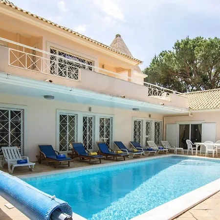With 7 Bedrooms In With Private Pool Enclosed Garden And Wifi 2 Km From The Beach Villa