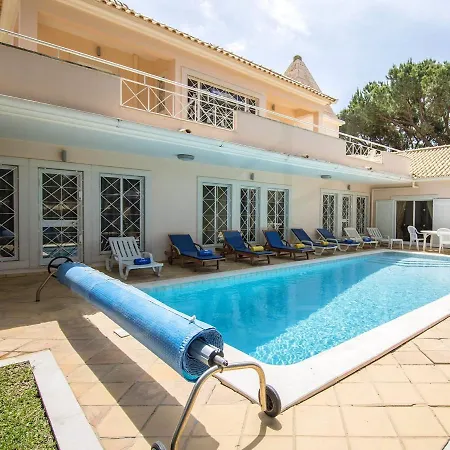 With 7 Bedrooms In With Private Pool Enclosed Garden And Wifi 2 Km From The Beach