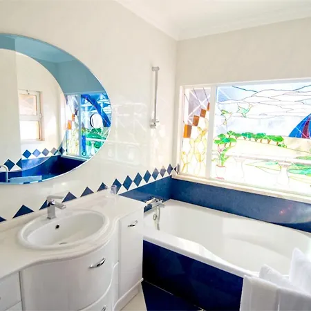 With 7 Bedrooms In With Private Pool Enclosed Garden And Wifi 2 Km From The Beach Βίλα Quarteira