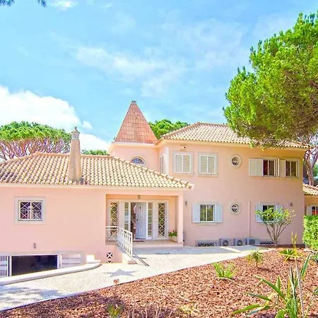 With 7 Bedrooms In With Private Pool Enclosed Garden And Wifi 2 Km From The Beach Quarteira