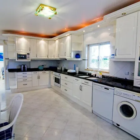 Βίλα With 7 Bedrooms In With Private Pool Enclosed Garden And Wifi 2 Km From The Beach Quarteira